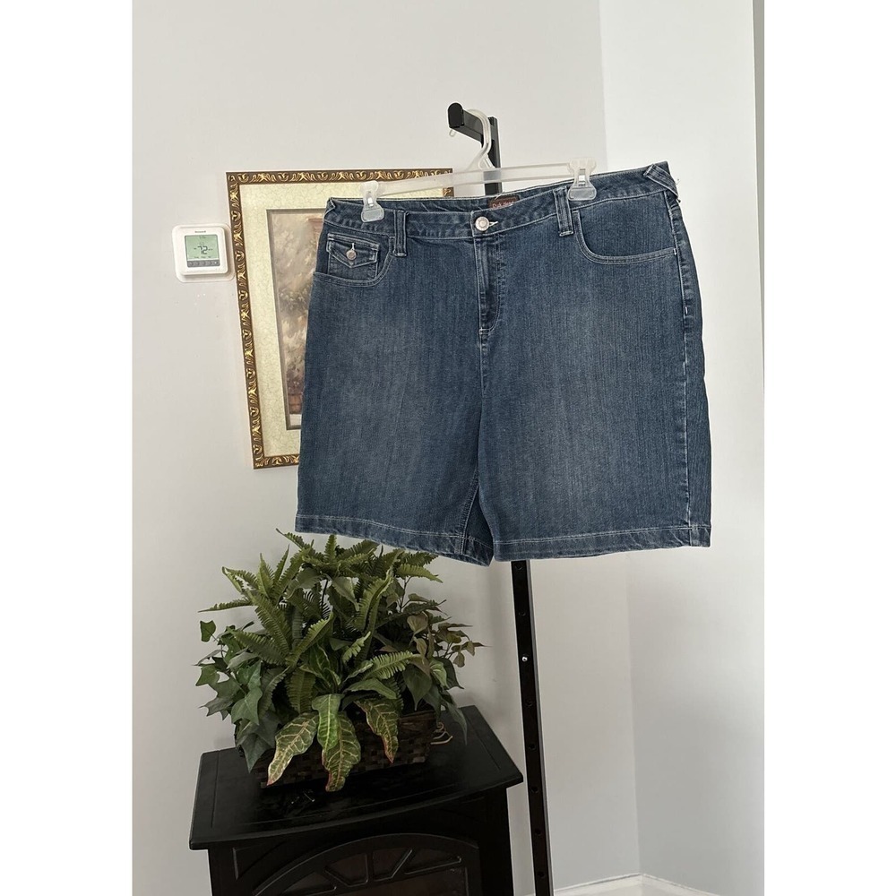 Duck Head women's Denim Short size 22W 5 Pockets Design